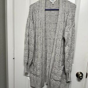 Cozy sweater with pockets